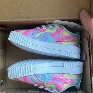 PUMA KARINA SWIRL GIRL SNEAKER SZ 5